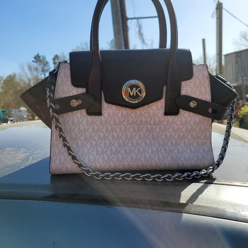 Authentic barely used michael kors purse - Picture 4 of 7